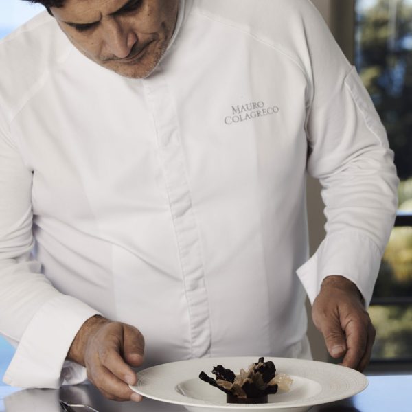 MAURO COLAGRECO, CHEF DU RESTAURANT MONSIEUR DIOR À SAINT-TROPEZ : UNE ODE AUX ARTS CULINAIRES